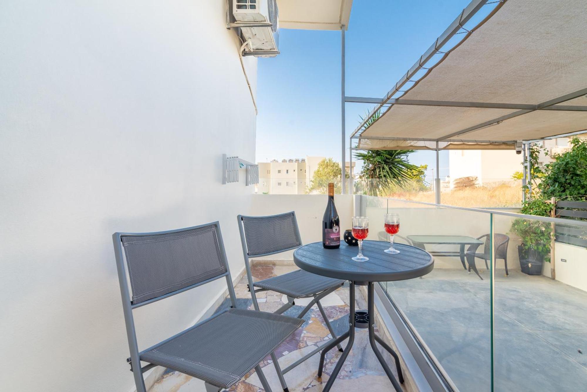 Stylish Apartment Near The Beach With Parking Gazi Εξωτερικό φωτογραφία